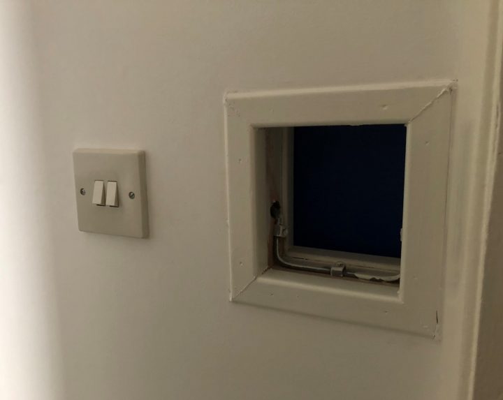 Novel attempt to achieve the functionality of 2 way lighting